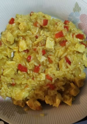 Una foto de Arroz con pollo y curry