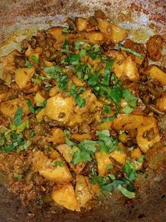 आलू बींस की सब्जी (aloo beans ki sabzi recipe in Hindi) रेसिपी मुख्य फोटो