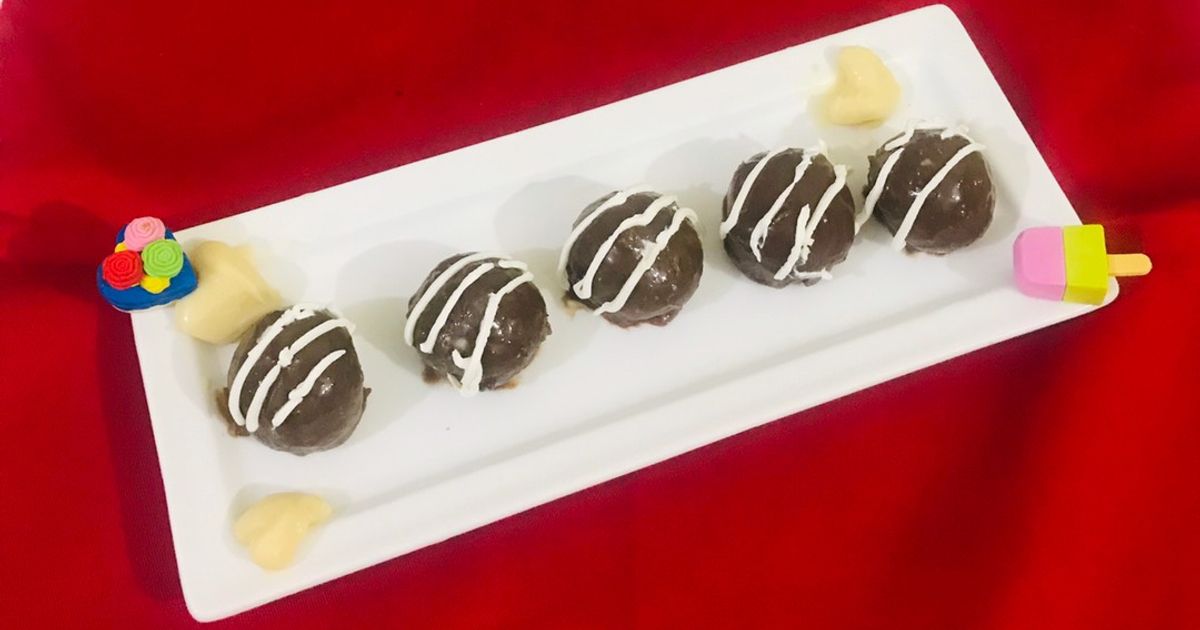 Choco Marie (Biscuits) Balls Recipe by Meerab Rais - Cookpad