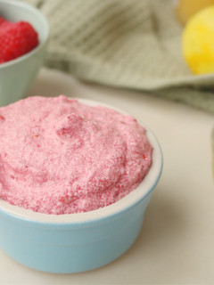 A picture of Raspberry Lemon Buttercream Frosting.