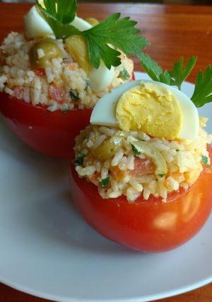 Una foto de Tomates rellenos vegetarianos