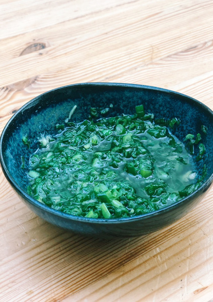A picture of Spring Onion Sauce.