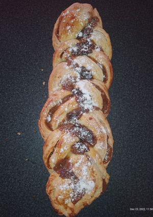 Una foto de Trenza de hojaldre rellena