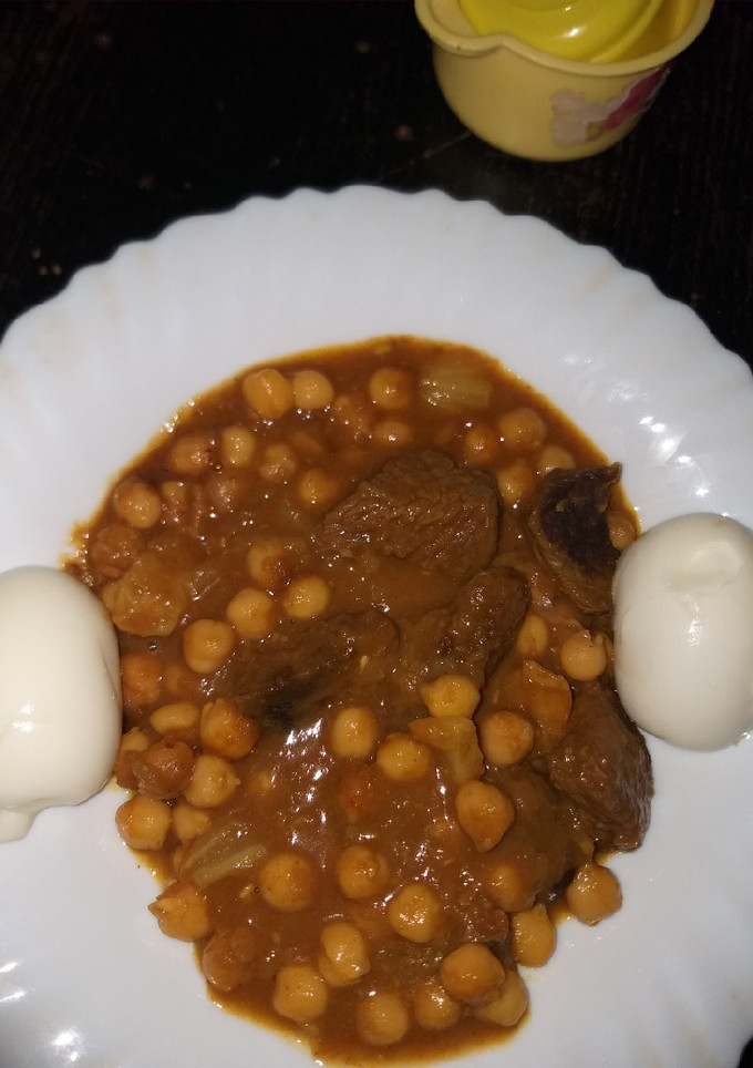 Una foto de Ternera con col y garbanzos
