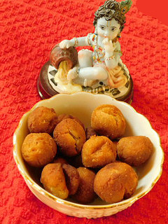 வெல்ல சீடை, வெல்ல தேன்குழல் செய்முறை முக்கிய புகைப்படம்