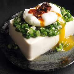 Cold Tofu & Egg with Spring Onion A picture of Cold Tofu & Egg with Spring Onion.