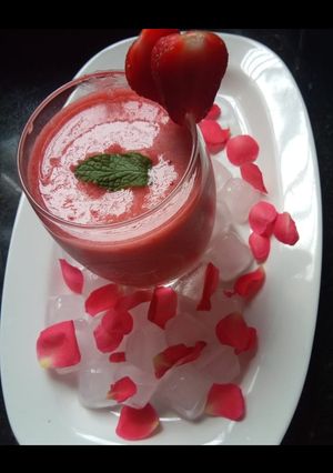 A picture of Strawberry smoothie.
