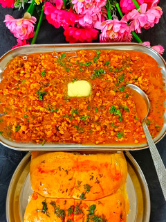 पनीर घोटाला (सूरत का फेमस स्ट्रीट फूड) Paneer ghotala (Surat ka famous street food recipe in Hindi) रेसिपी मुख्य फोटो