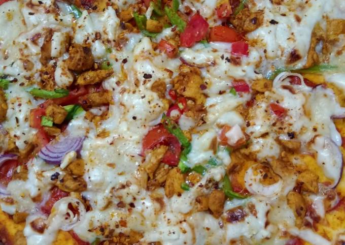 Chicken tikka pizza on tawa