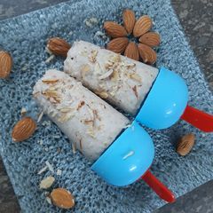 A picture of Khoya kulfi.