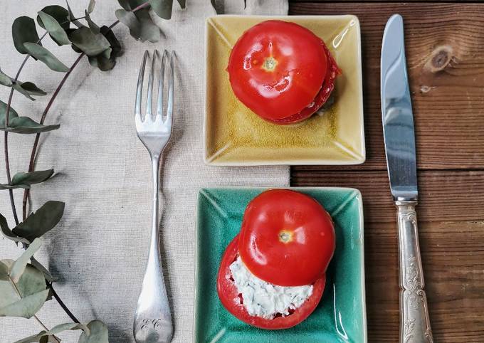 Tomates cocktails farcies au fromage frais et aux herbes