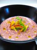 Vellutata di fagioli con lenticchie e chips di patata americana