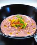 Vellutata di fagioli con lenticchie e chips di patata americana