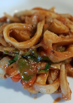 Una foto de Calamar en salsa