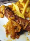 Kiełbasa pieczona w piwie