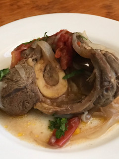 Una foto de Ossobuco a la olla