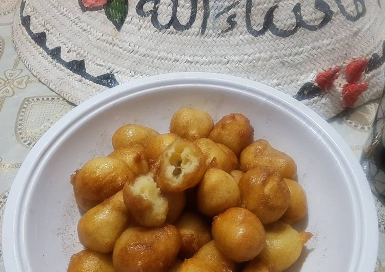 Sweet dumplings (luqaimats)