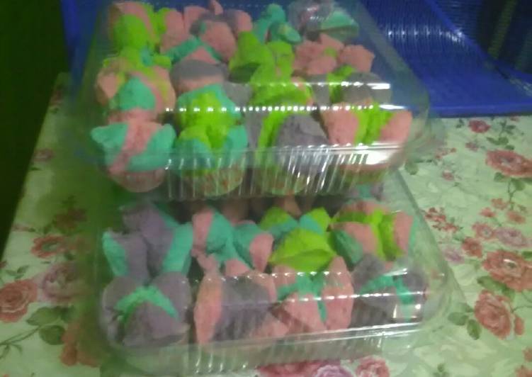 Cara Gampang Membuat Bolu kukus mekar warna warni yang Sempurna