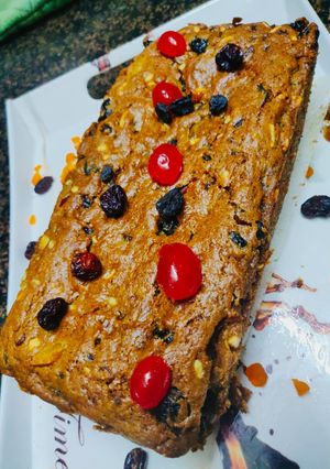 A picture of Christmas cake.