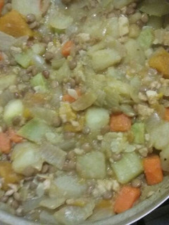 Una foto de Guiso vegano o vegetariano de verduras varias