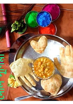 লুচি ও ঘুগনি যুগলবন্দী(luchi o ghugni jugalbondi recipe in Bengali) রেসিপির প্রধান ছবি