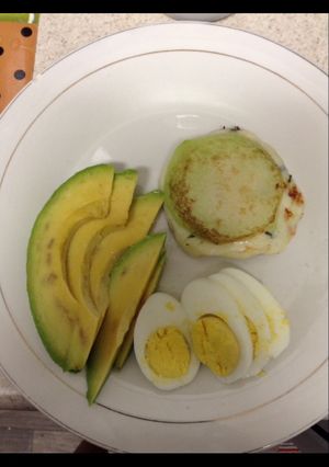 Una foto de Chayotes rellenos de queso y camarones