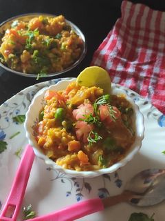 मसाला ओट्स उपमा(Masala otas upma recipe in hindi) रेसिपी मुख्य फोटो