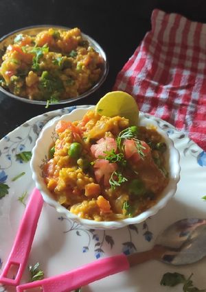 मसाला ओट्स उपमा(Masala otas upma recipe in hindi) रेसिपी मुख्य फोटो