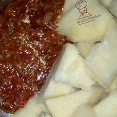 A picture of Boiled yam and stew.