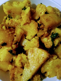 A picture of Aalu Gobi sabji.