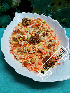 عکسی از دستور سالاد کلم سفید و کشمش