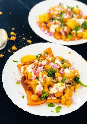 A picture of Nachos chaat.