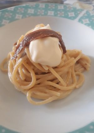 Foto di Spaghetti con alici del Cantabrico e crema di Brie