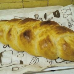 A picture of Challah Bread.