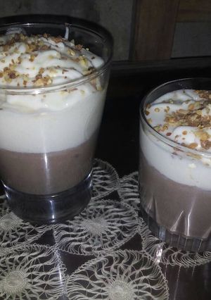Una foto de Mousse de limón y chocolate
