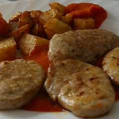Una foto de Solomillo de cerdo con bravas