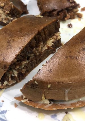 A picture of Martabak Manis.