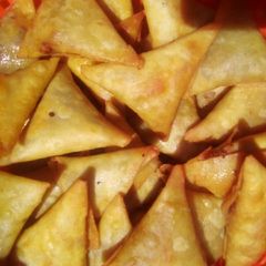 A picture of Pastry Samosas.