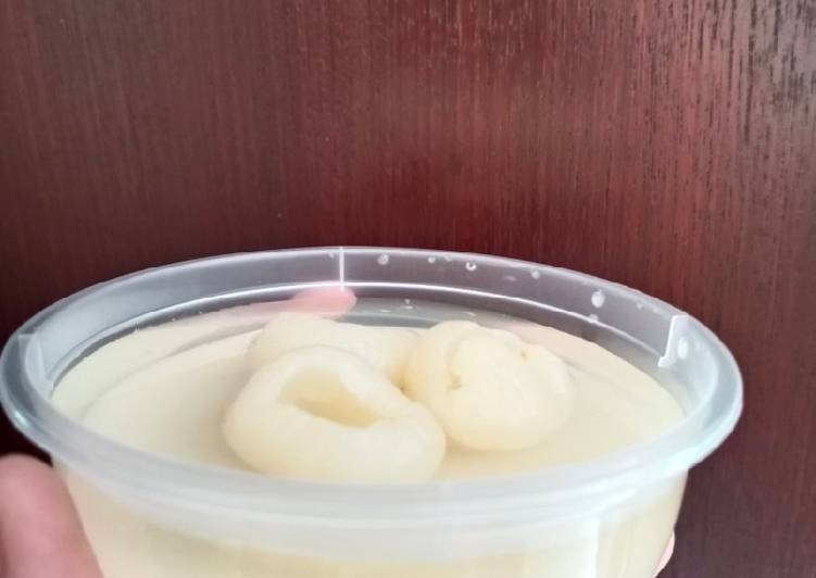 Resep Silky Puding Almond Longan (with Almond Milk) oleh Dapoer Jadoel Vie - Cookpad