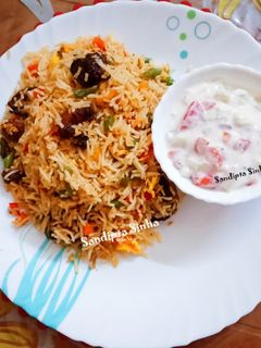 ক্রিস্পি চিকেন ফ্রাইড রাইস (crispy chicken fried rice recipe in Bengali) রেসিপির প্রধান ছবি