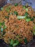 Mie burung dara oseng sawi