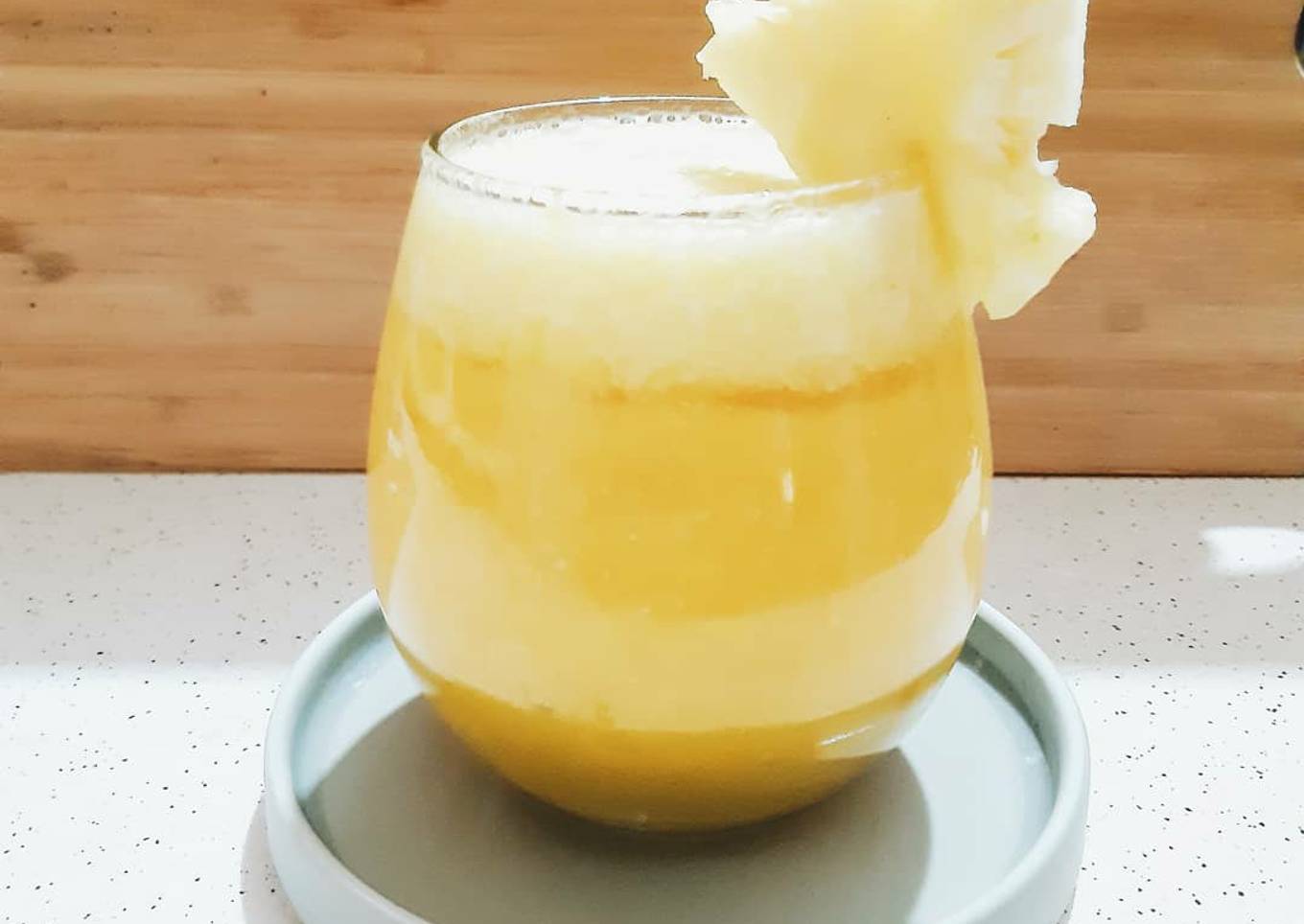 Manggo pineapple smoothie