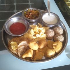 A picture of Gujarati dish.