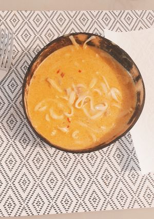 Une photo de Soupe de poulet thaï 🍜