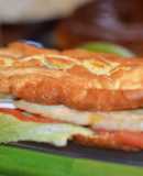 Sándwich de pollo en pan de nube