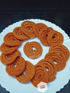 चकली भाजणीची (chakali bhajani recipe in marathi) रेसिपी चे मुख्य फोटो
