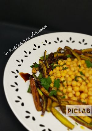 Foto di Insalata di ceci e zucchine al balsamico ♡