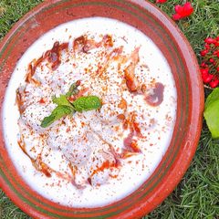 A picture of Dahi bhalley chat.