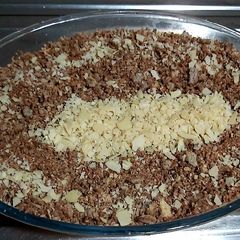 A picture of Orange and chocolate soufley.