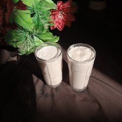A picture of Watermelon+Banana milkshake.